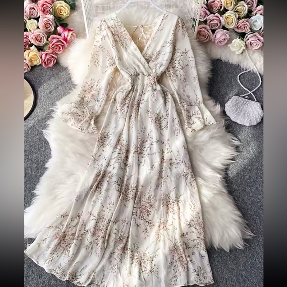 1️⃣ LEFT | #065 | S/M | Floral V-Neck Ruffle Long Sleeve Midi/Maxi Dress | White